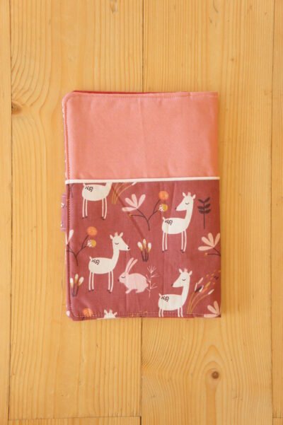 Protège carnet de santé biche rose – Image 2