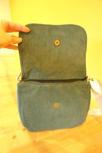 Sac besace en velours côtelé – Image 3
