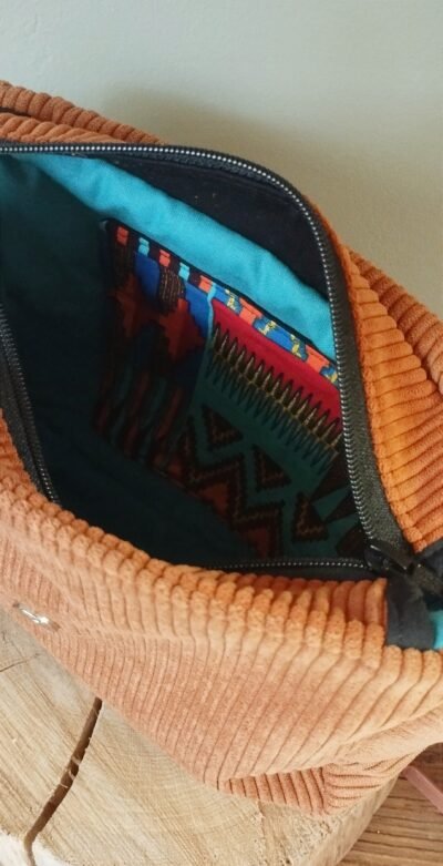 Sac besace velours wax kenté doré – Image 3